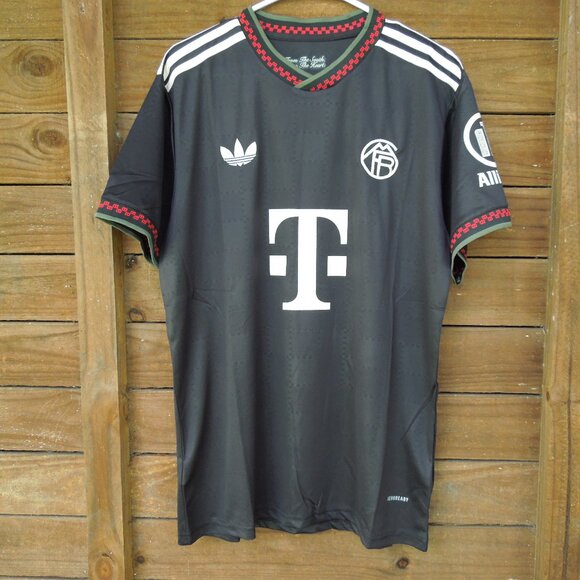 Bayern Munich Oktoberfest special edition, large - Picture 1 of 10